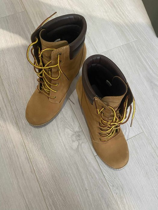 Дамски обувки Timberland с ток 120лв