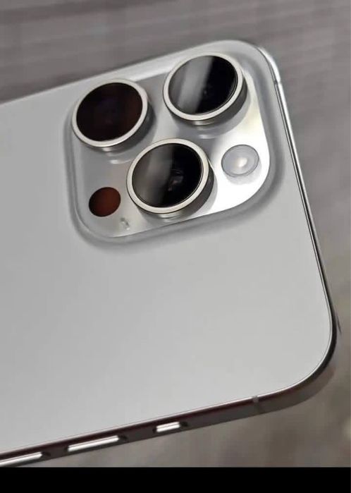 iPhone 15 pro , Liber Retea