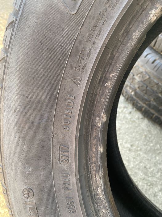 Anvelope  iarna 2 bucati 215/65/16 continetal