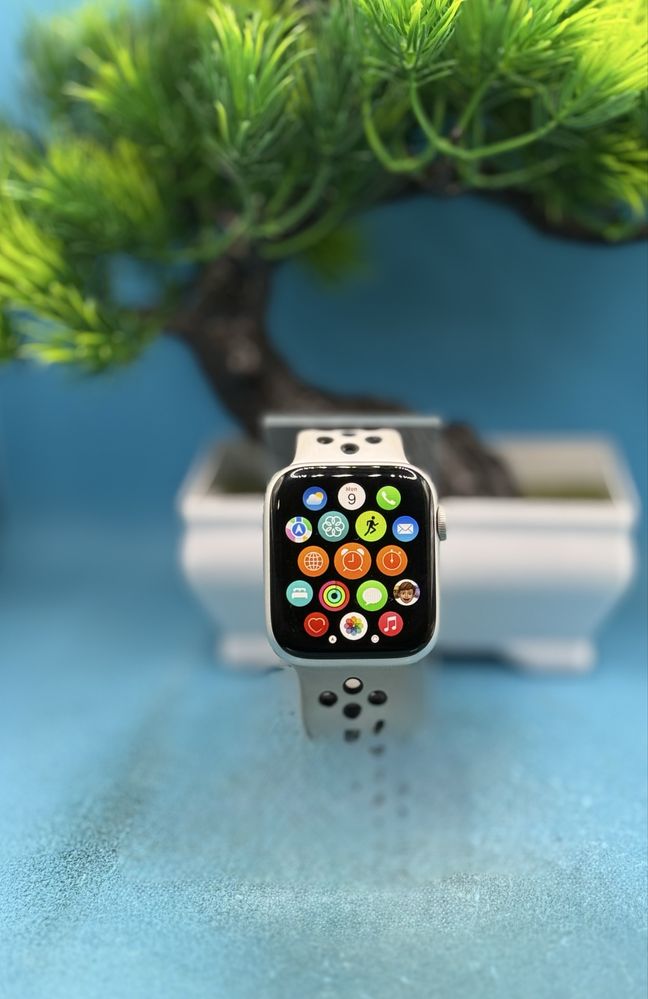 Apple Watch Nike SE, GPS, Корпус Aluminium 44mm Silver