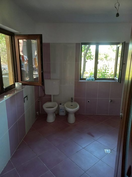 Vănd casă plus teren