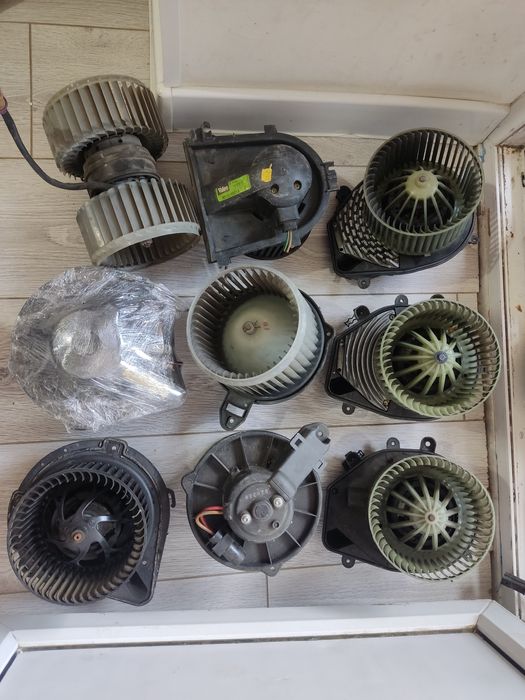 Моторчик печки Ауди а4 а6 с4 Пассат б3  б4 б5 Венто Гольф