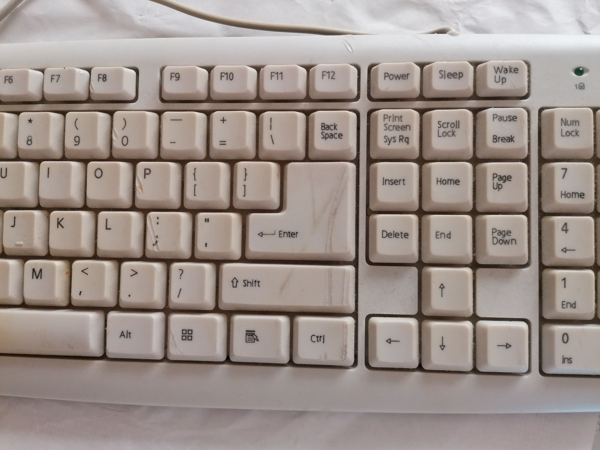 Tastaturi omega negre