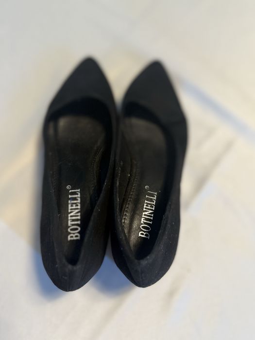 Pantofi negri eleganți BOTINELLI, mărimea 36, stare impecabilă
