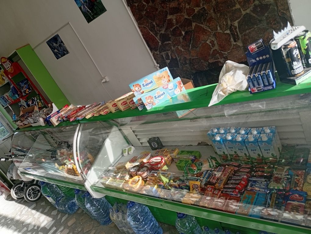 Vetrina haladilnik sotiladi srochna