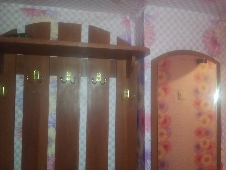 Недорого прихожая в хорошем состоянии.