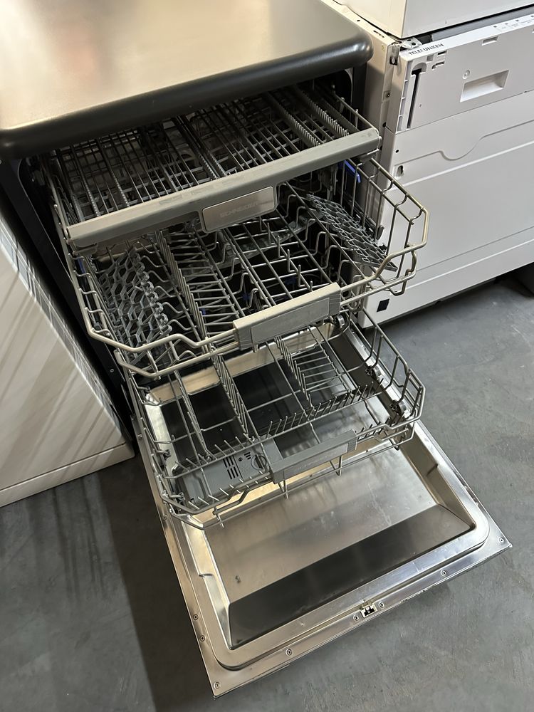 !!Promitie 1200 RON! Masina de spalat vase retro Schneider SDW1444V B