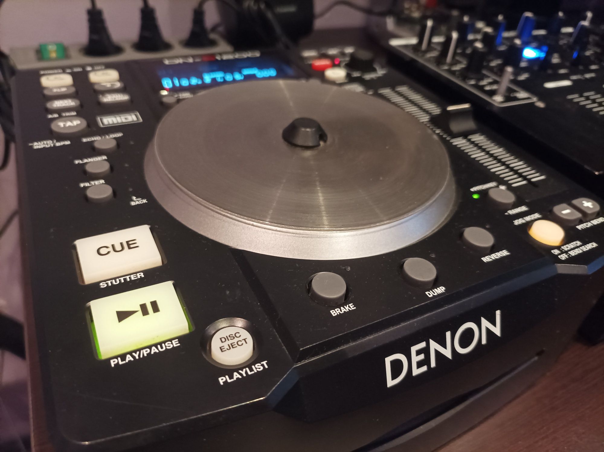 DJ оборудване Denon