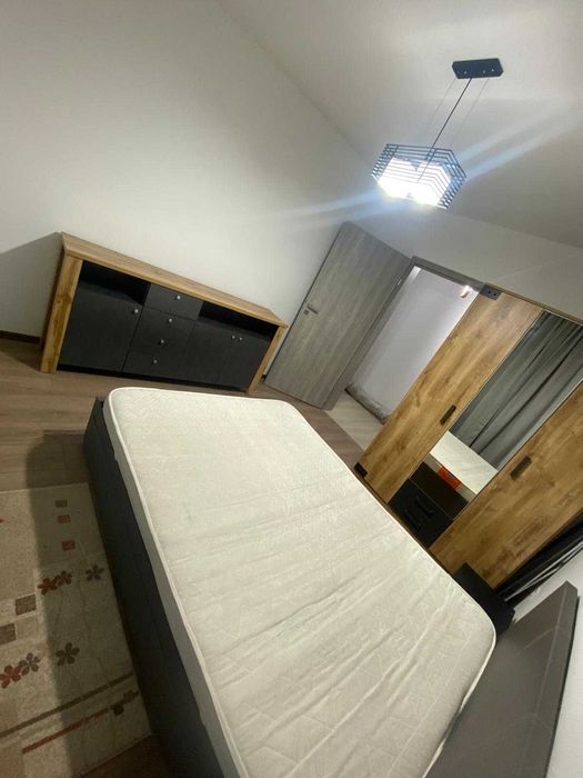 Vând apartament, strada Colinei, 3 camere