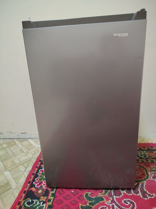 Продаётся мини холодильник Roison
