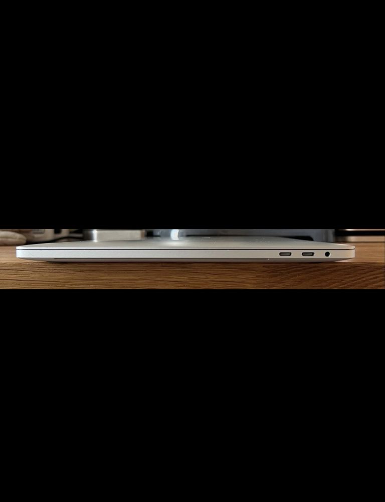 MacBook Pro 15” (Late 2018) | i7, 16GB RAM, 512GB SSD, нова батерия