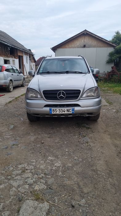 Vând mercedes ml 270