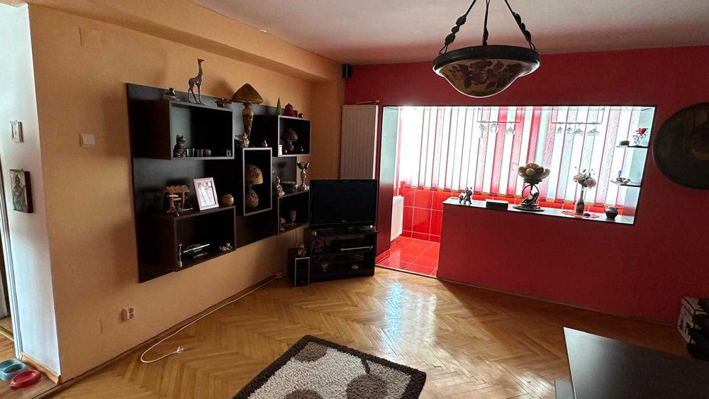 Vând apartament 3 camere vis a vis de Parcul Tineretului, Buzau.