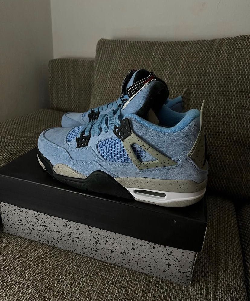 Jordan 4 Blue University