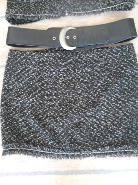 Без забележки  дамски комплект пола и яке Размер М