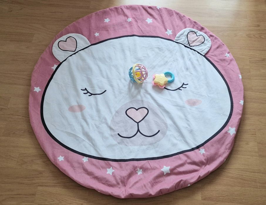 Covor bebeluși si doua jucarii