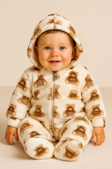 Бебешки пухкав гащеризон с мечета