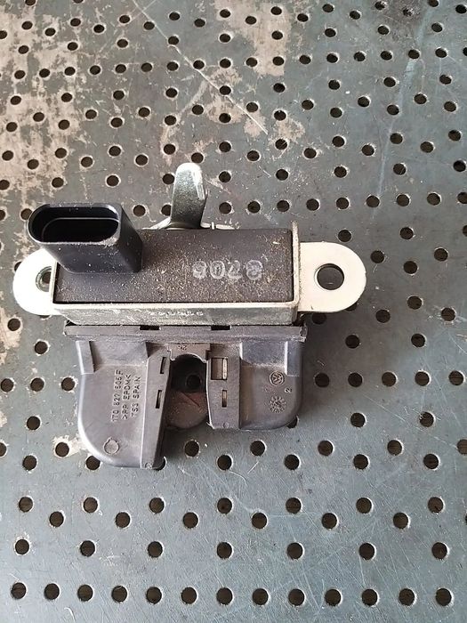 Broasca haion vw touran 1t 1t0822505f