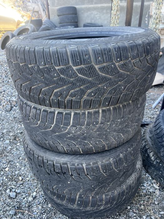 Продам комплект зимних шин