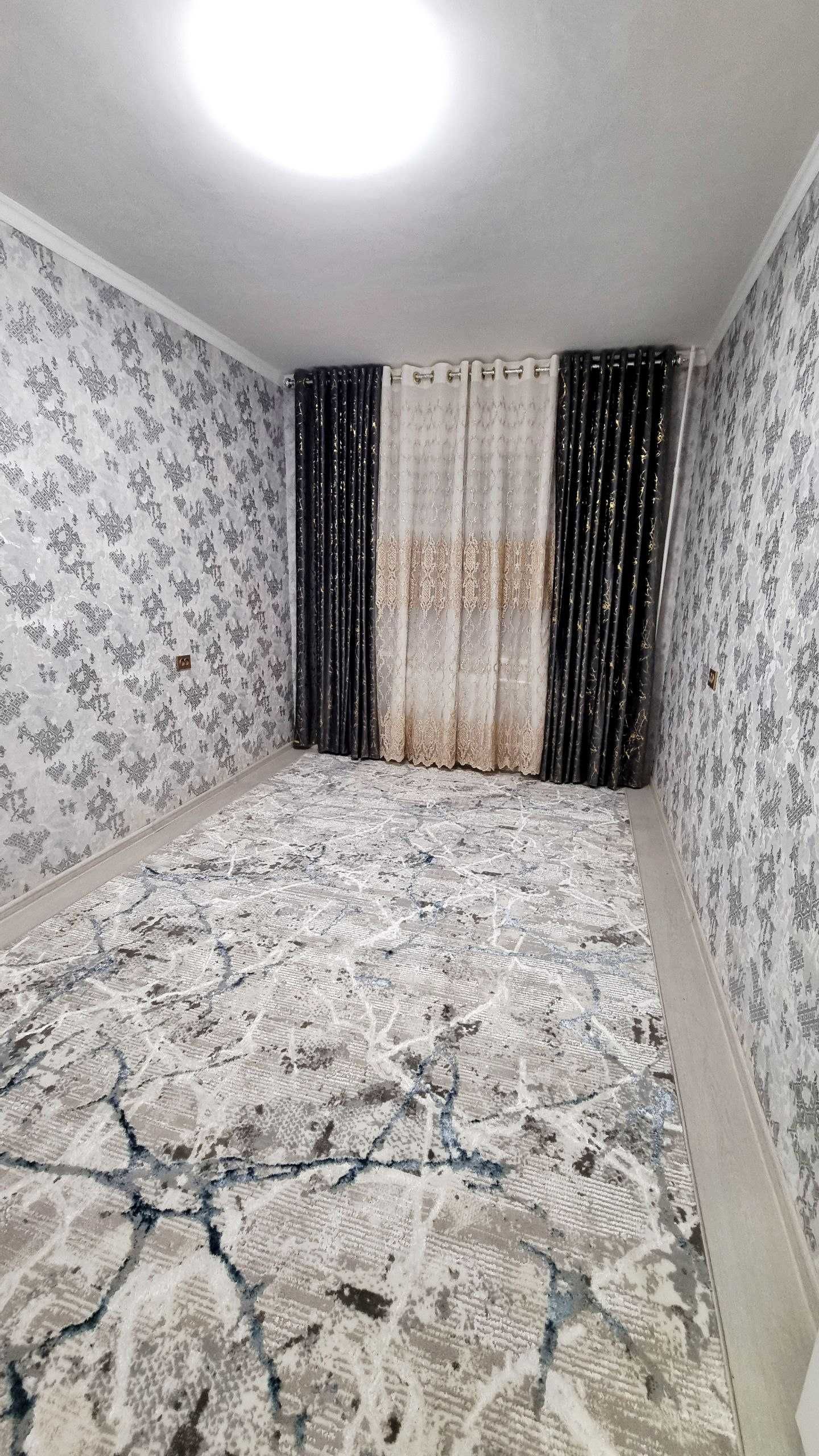 Продаётся 3x комн квартира на 3 этаже Шарк 1  базарчик