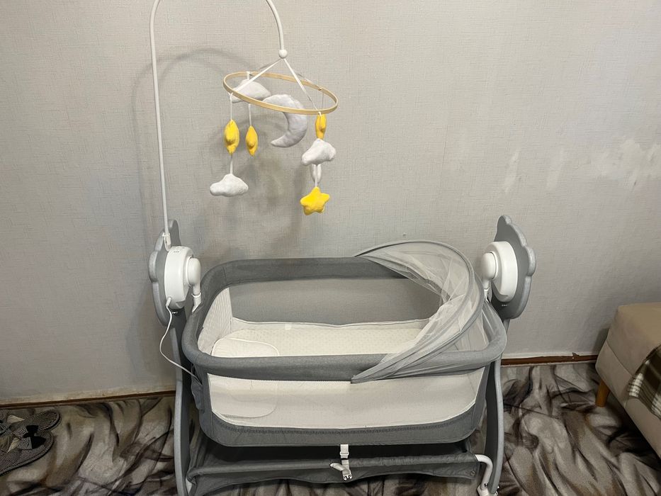 Продам кроватку , новая не разу не пользовались