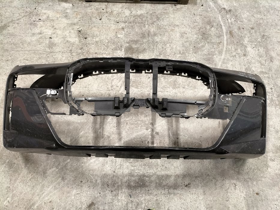 Предна броня BMW 7 Series G70 / БМВ 7 Серия Г70 2023г.