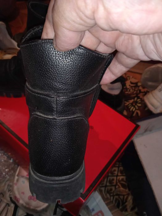 Димесезонные сапоги для девочки,для возраста 6-7лет