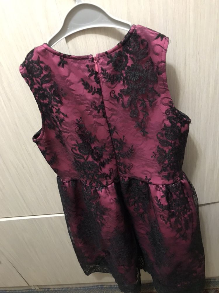 Продам гепюровое платье для девочки