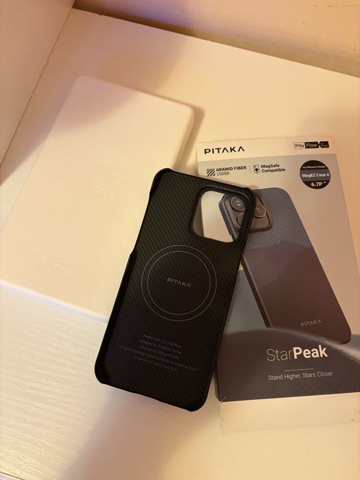 Husa iPhone 15 Pro Max Pitaka StarPeak