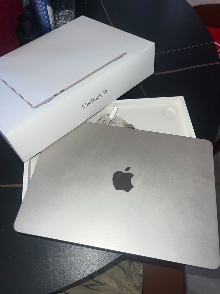 MacBook Air 13-инча (2024) – M3 НОВ