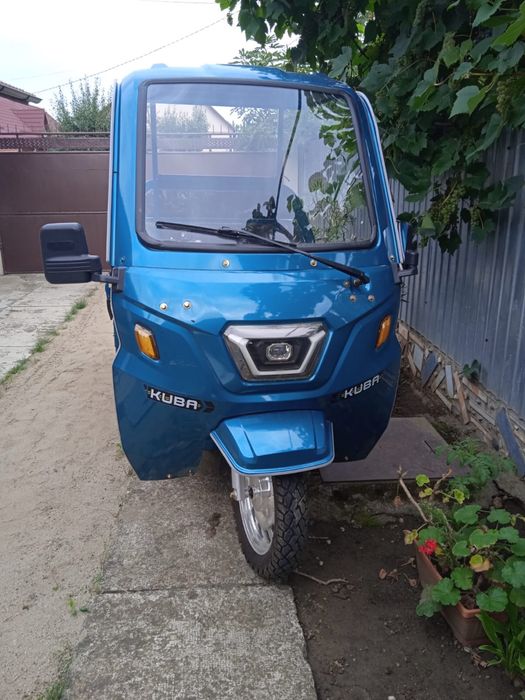Triciclu electric cu cabina si remorca