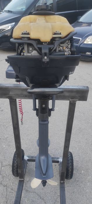 Извънбордов четиритактов двигател за лодка Yamaha 2,5