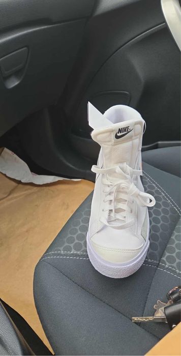 Маратонки Neike  чисто нови