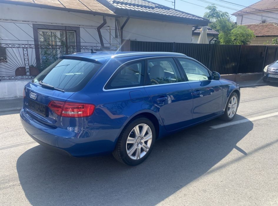 Vând Audi a 4 b 8