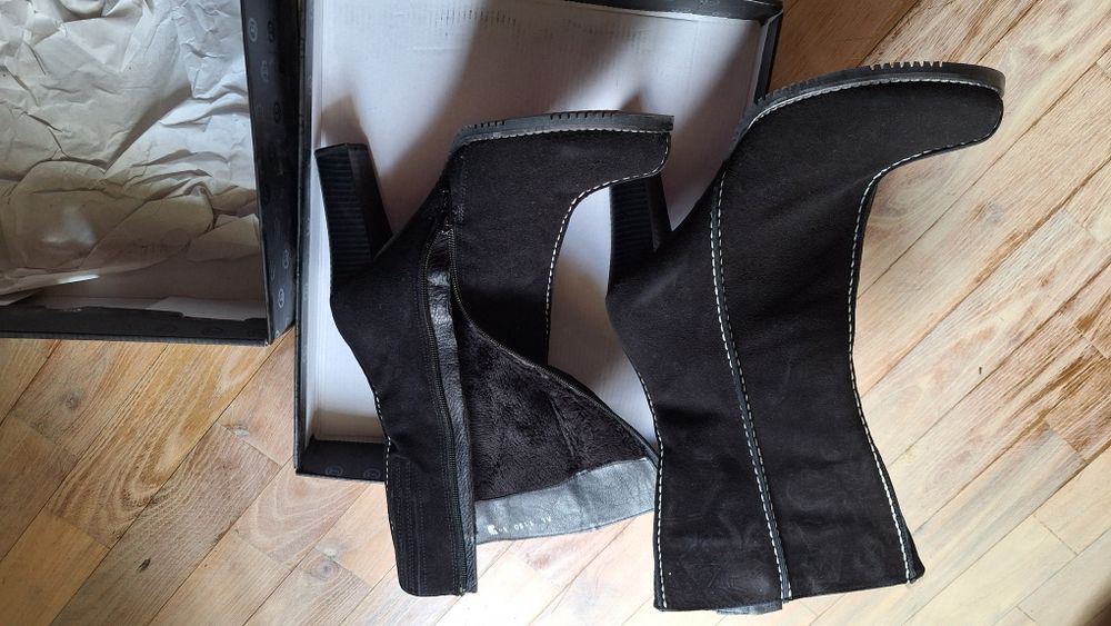 Ботуши и боти естествен велур