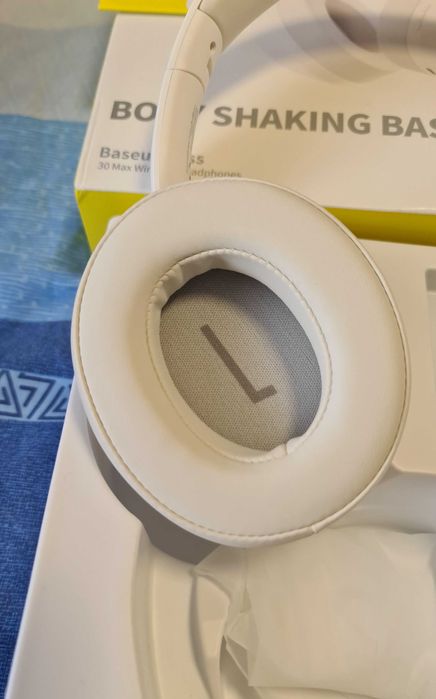 Baseus max 30 bass чисто нови