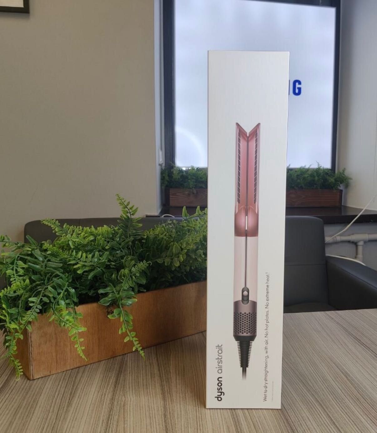 Дайсон Dyson Airstrait выпрямитель фен в цвете Sakura + подарок