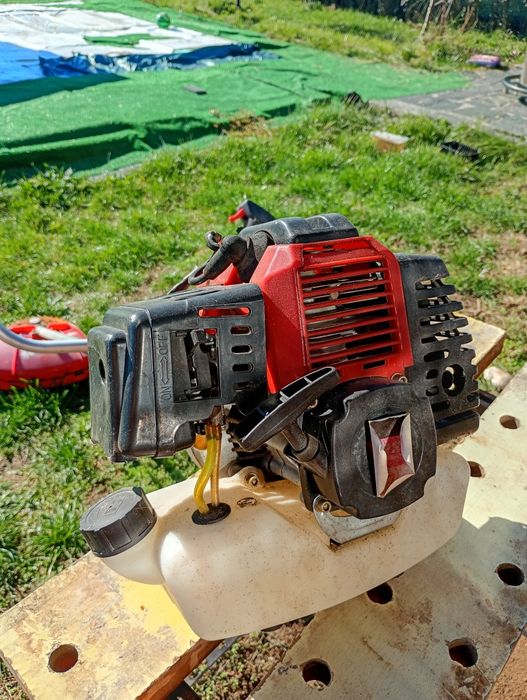 Бензинов тример за трева