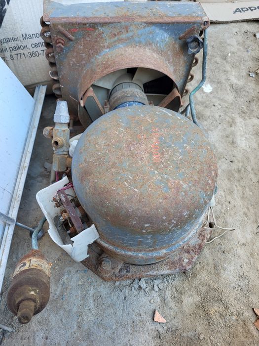 Продам Компрессор для холодильной установке на 380вольт  цена30000т..