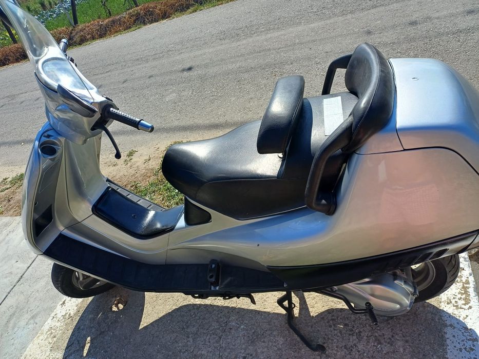 Vând scuter PIAGGIO