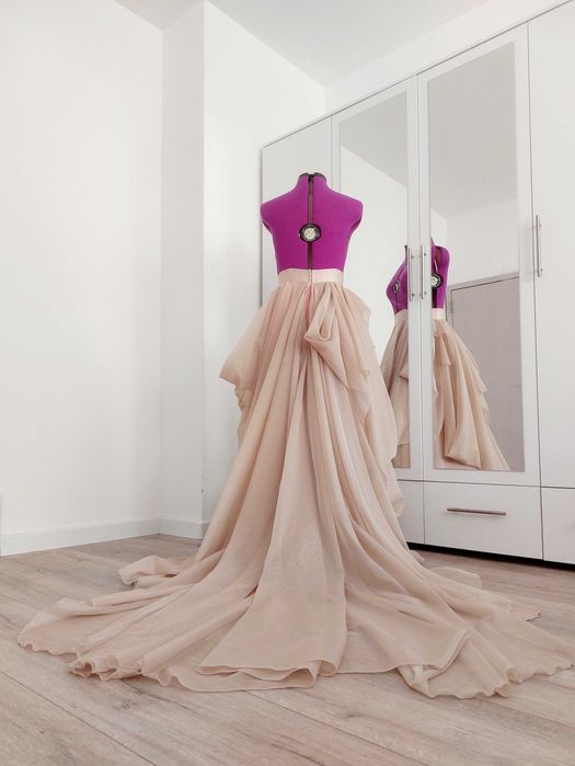 Сватбена пола Дълъг шлейв Телесен цвят Булчинска рокля Фотосесия