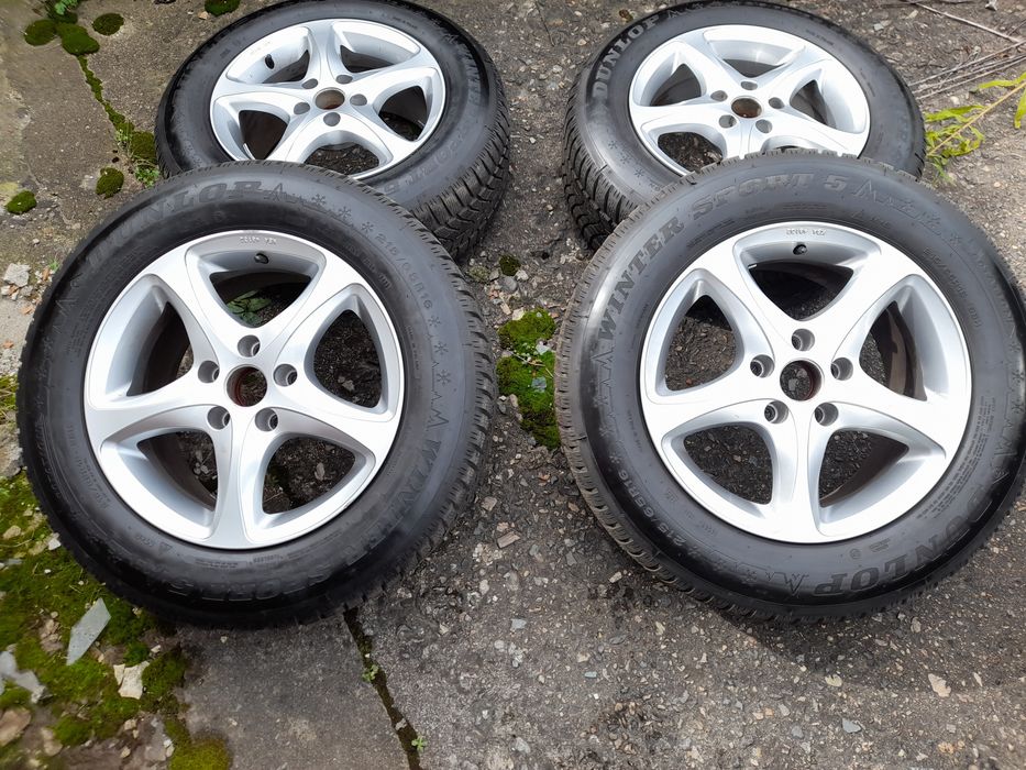 De Vănzare un set jante luminiu pe 215/65/R16 cu anvelope de iarnă