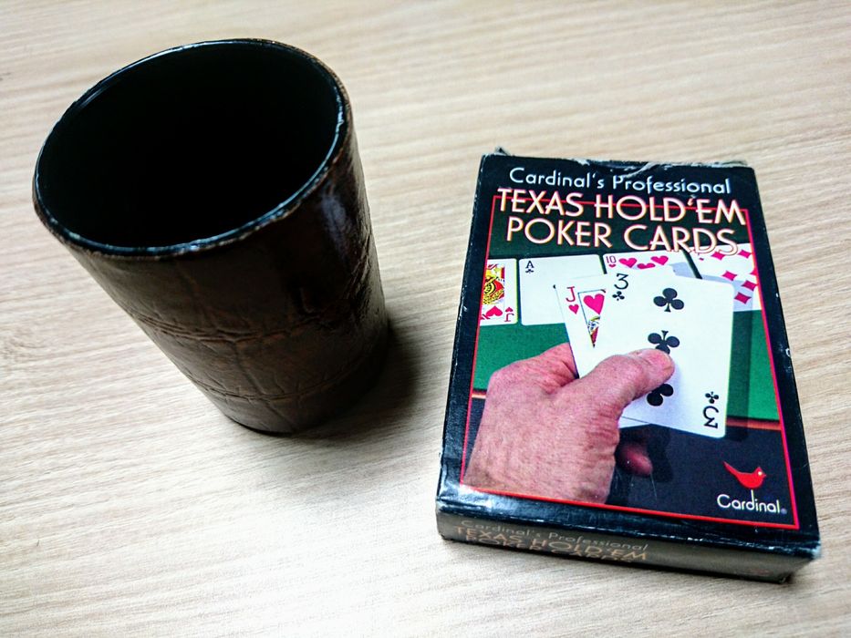 Cardinal Texas Hold'em Poker Cards + pahar zaruri