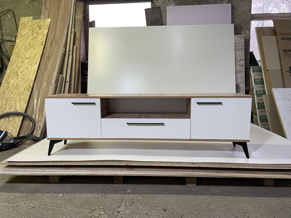 Продам тумбу под ТВ