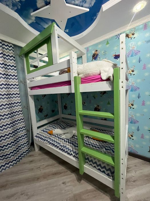 Продам двухъярусную кровать