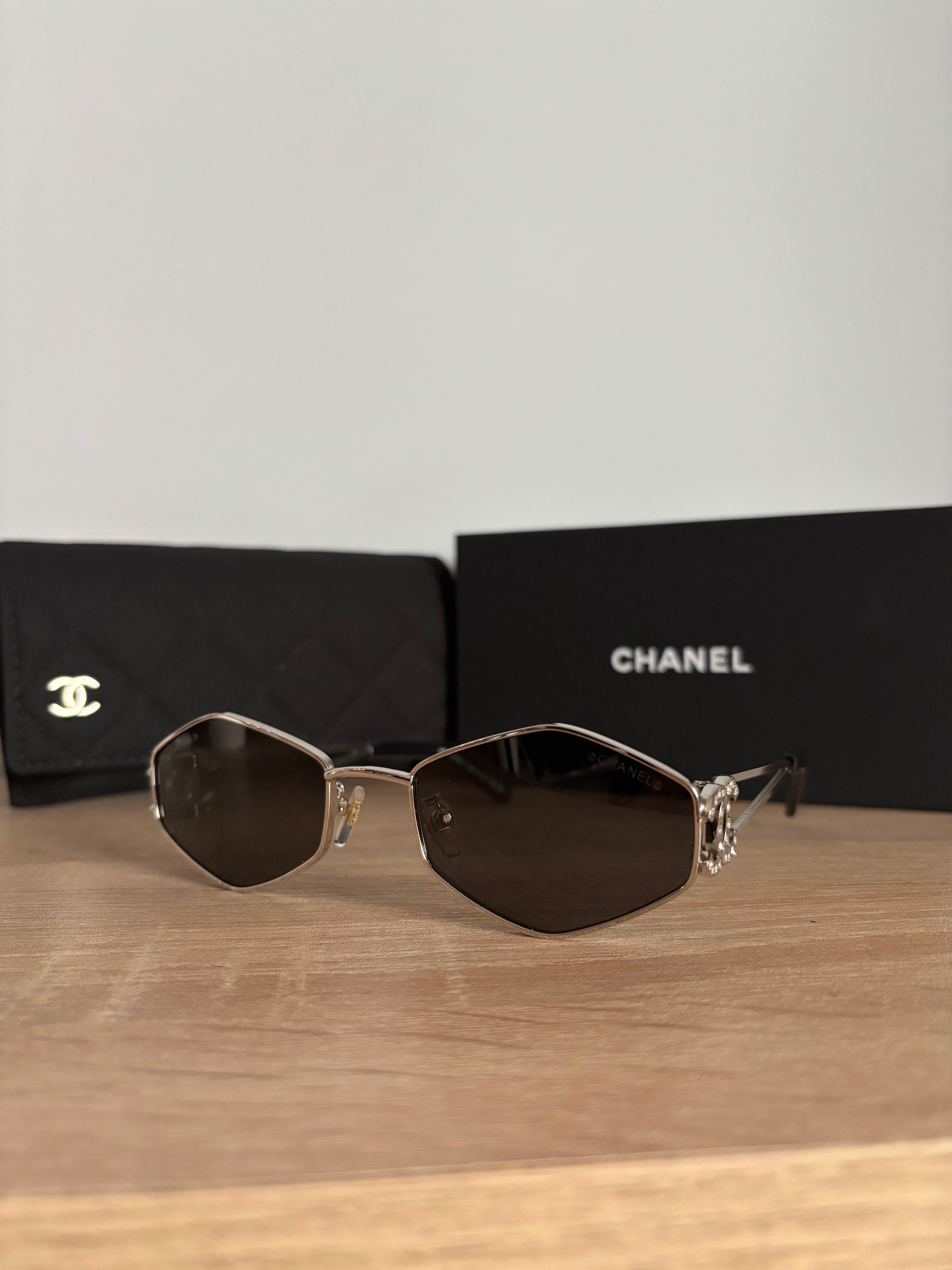 Елегантни дамски слънчеви очила Chanel – нови, с изключителна цена!