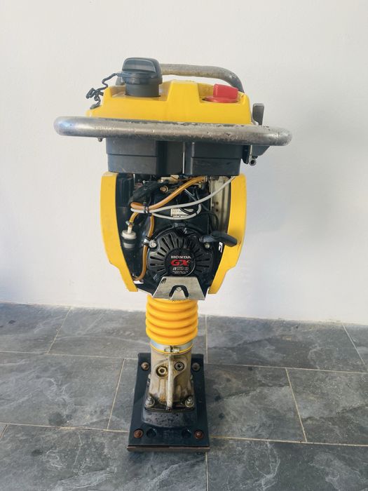Bomag BT 60 mai compactor cangur batut pamant