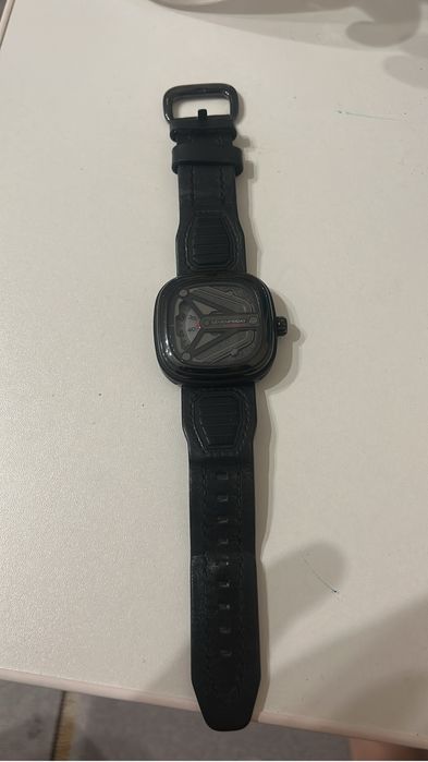 Часы наручные seven friday