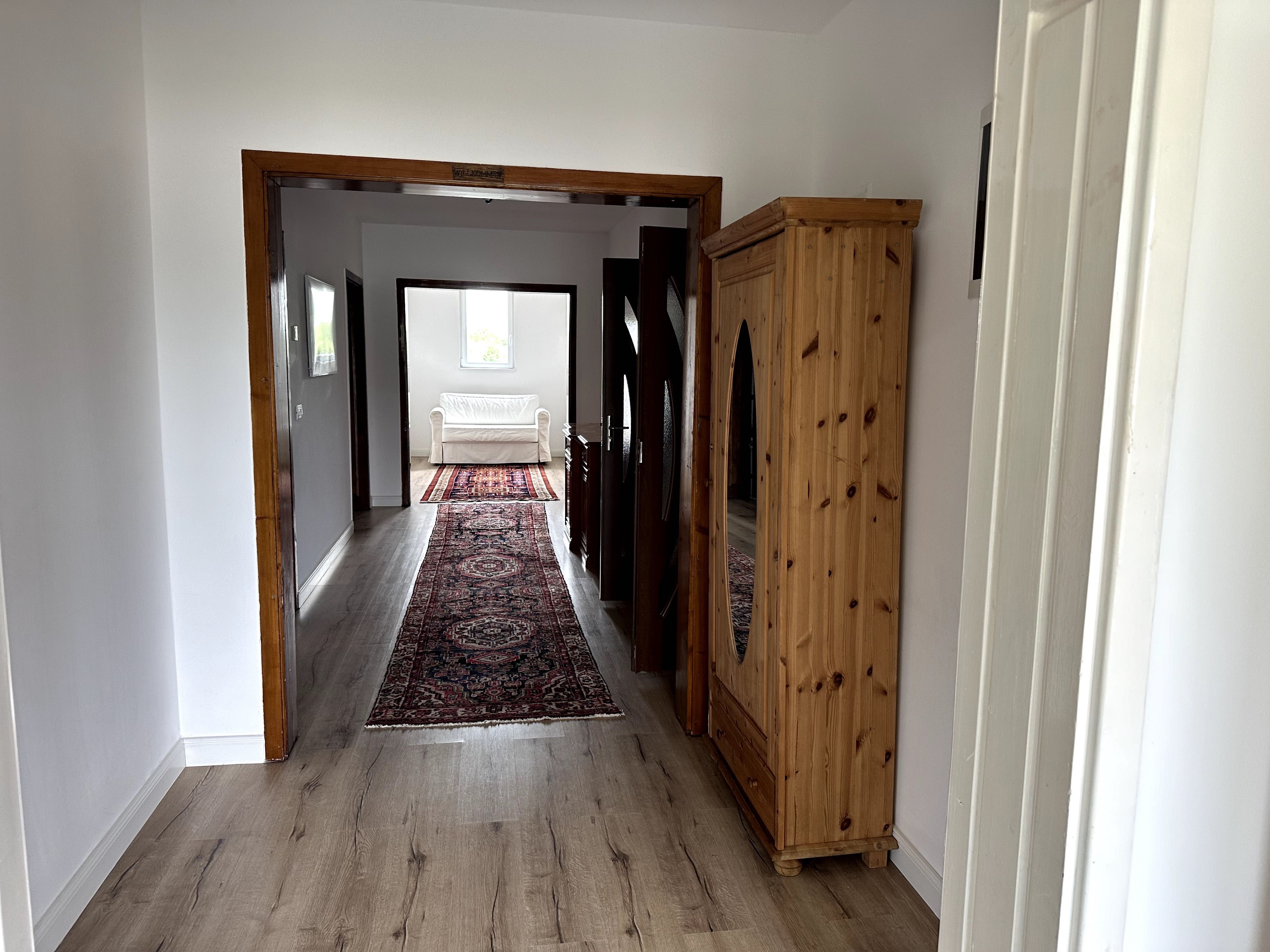 Vand casa noua stil Chalet American cu mobila