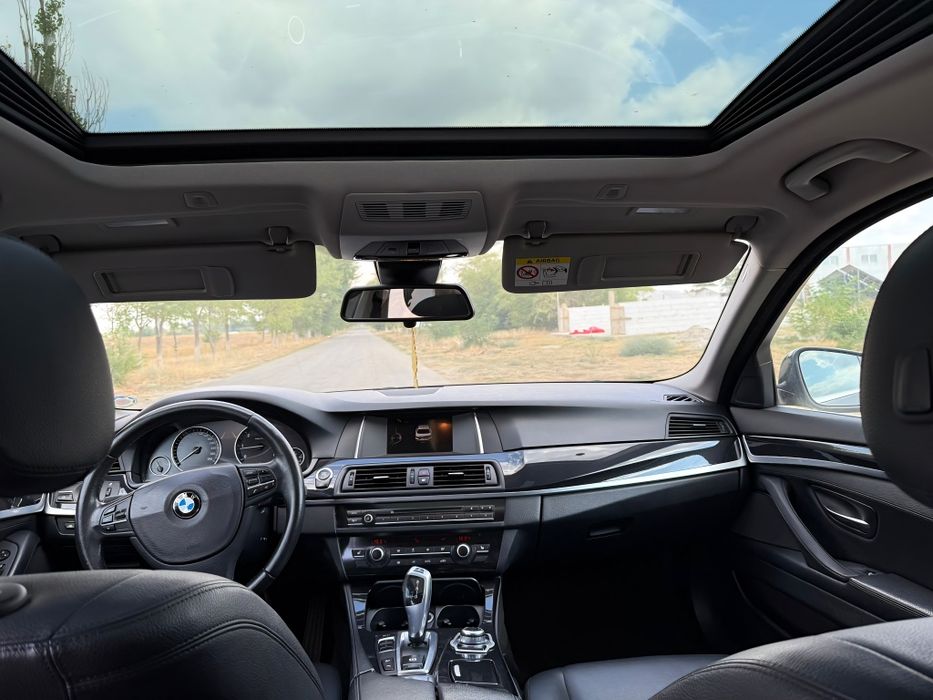 BMW Seria 5 F10 Facelift 520D Automat/2 butoane/Xdrive/Trapa